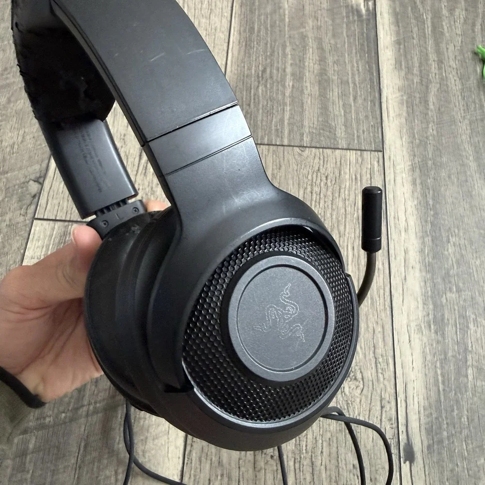 Razer Kraken V4 X Wired Gaming Headset 40mm Driver Cardioid Mic Noise Cancelling